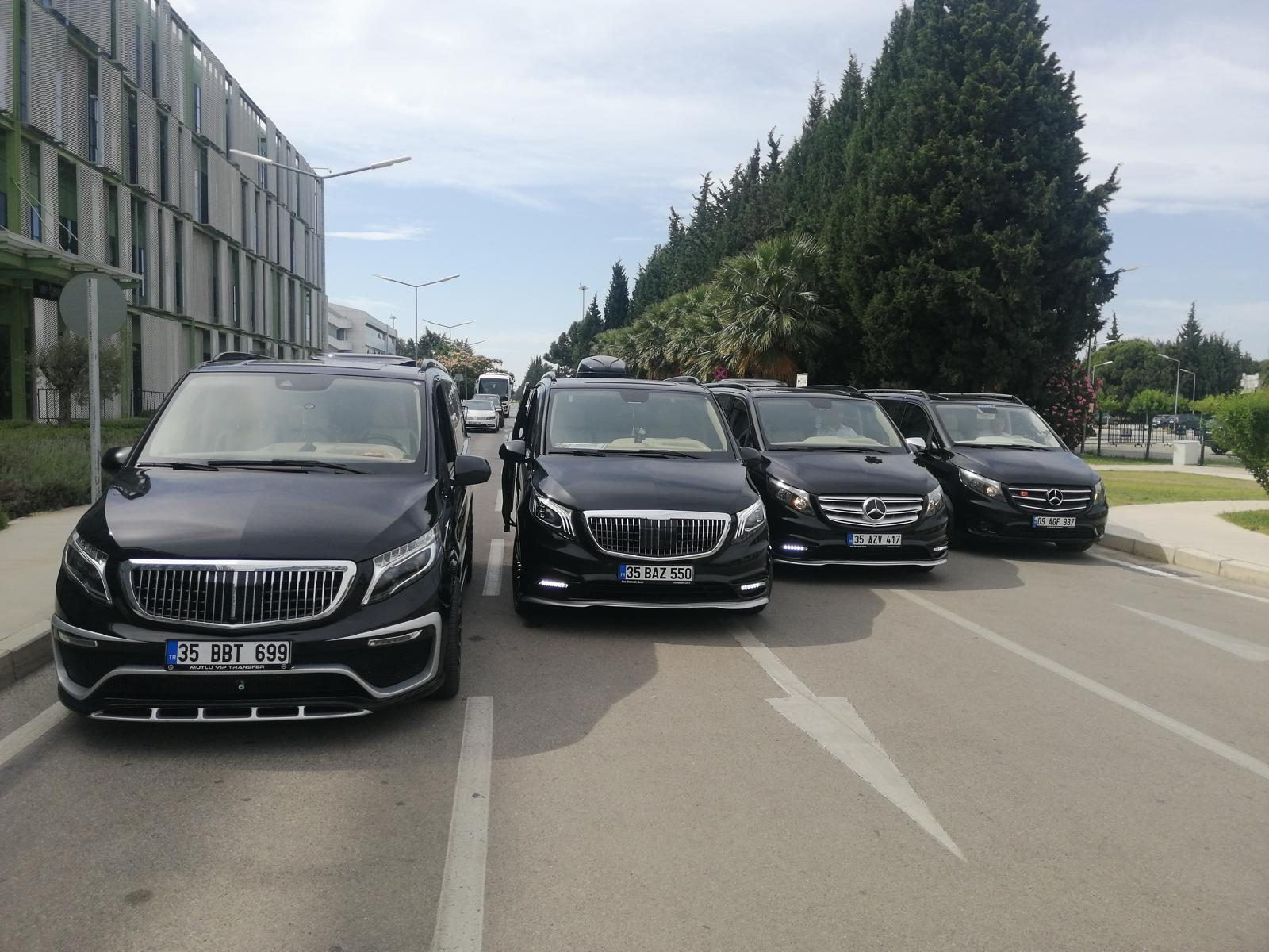 Mutlu VIP Transfer Mercedes Vito filosu yan yana