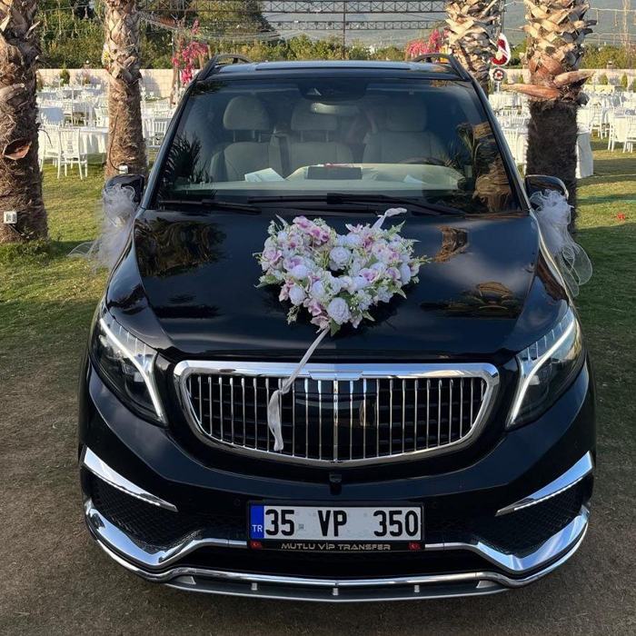 Kalp süslemeli gelin arabası